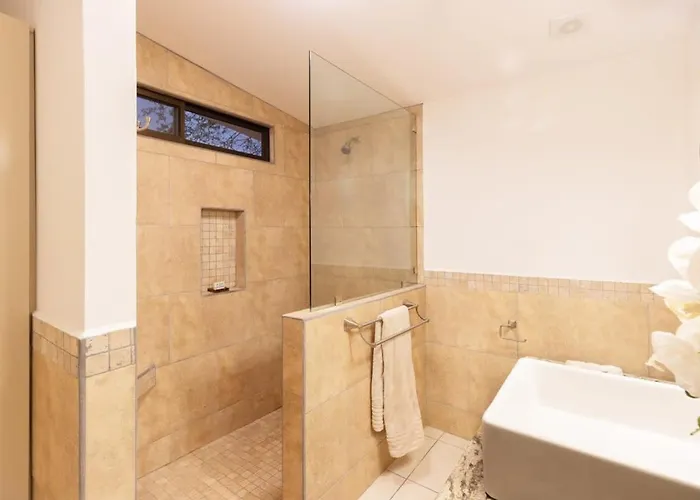 Modern With Covered Balcony, Full Kitchen, And Stunning Ocean Views *