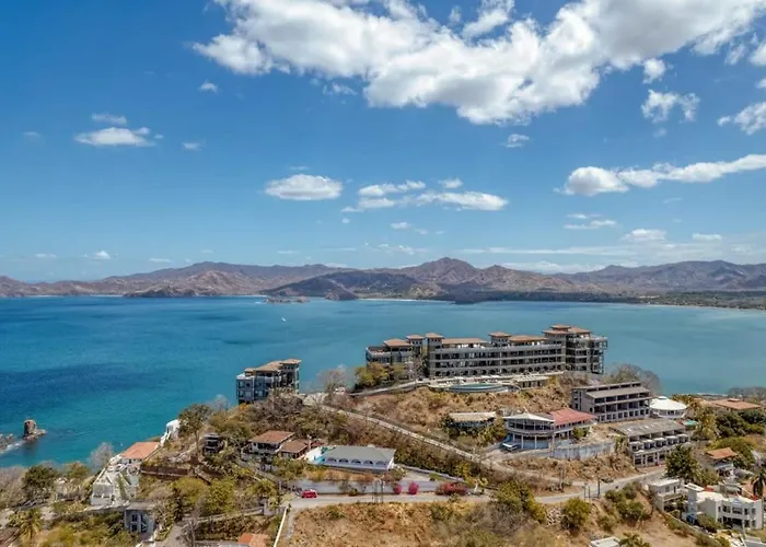 Modern With Covered Balcony, Full Kitchen, And Stunning Ocean Views Playa Flamingo