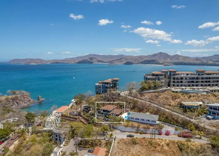 Modern With Covered Balcony, Full Kitchen, And Stunning Ocean Views Playa Flamingo